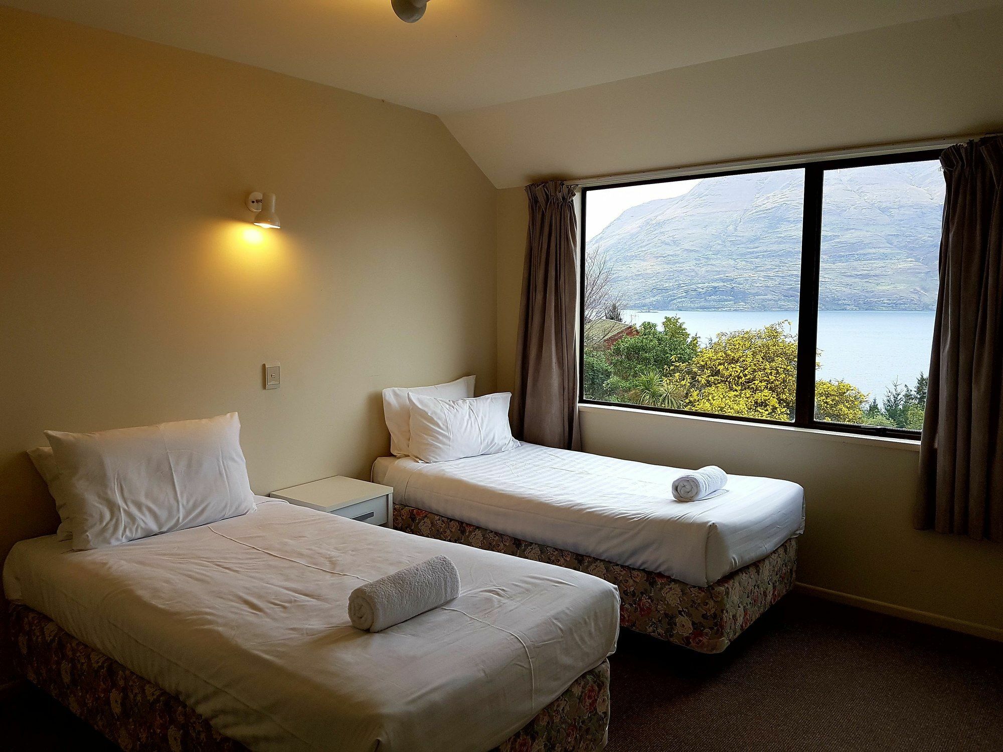 Queenstown Lakeview Holiday Home-5Mins To Town ภายนอก รูปภาพ