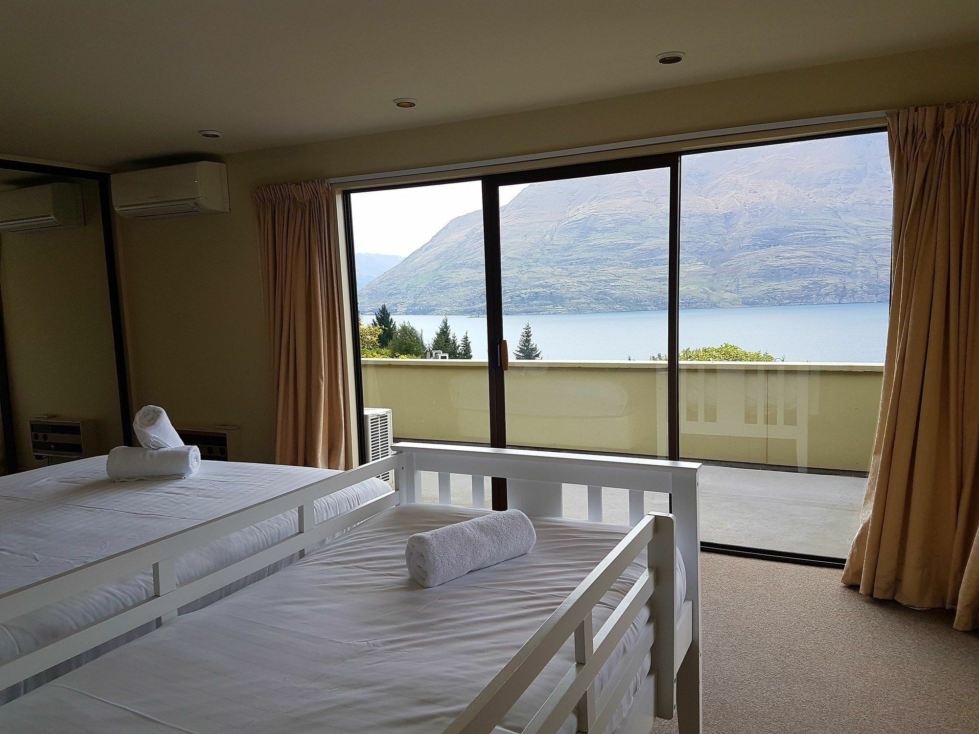Queenstown Lakeview Holiday Home-5Mins To Town ภายนอก รูปภาพ